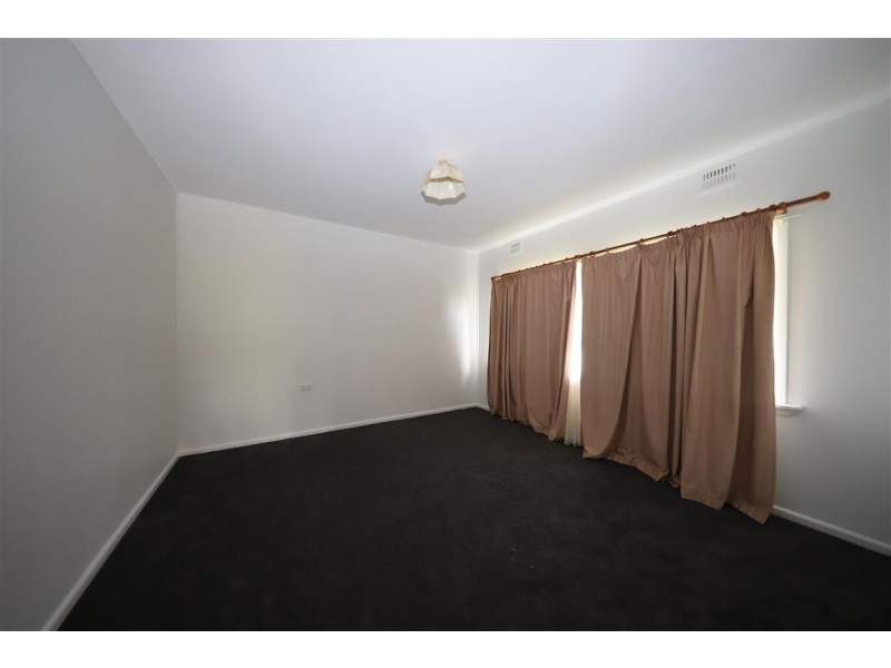 138 Capper Street, Tumut NSW 2720