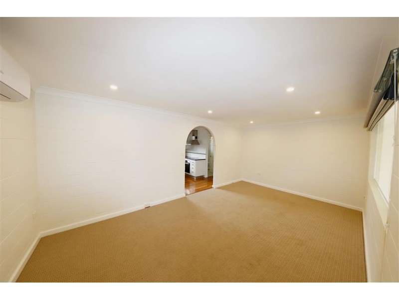 1/9 Kaleema Crescent, Tumut NSW 2720