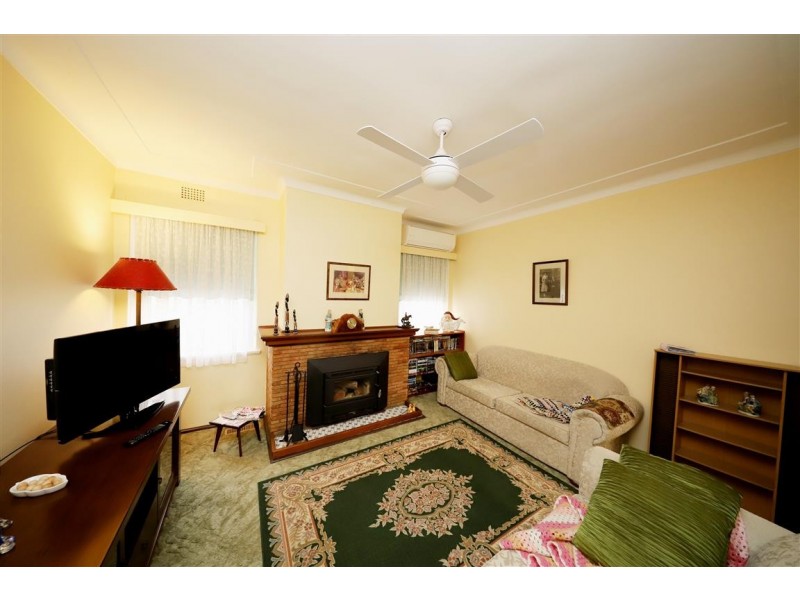 63 Richmond Street, Tumut NSW 2720