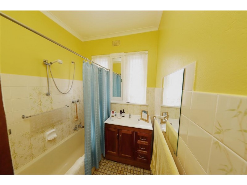 63 Richmond Street, Tumut NSW 2720