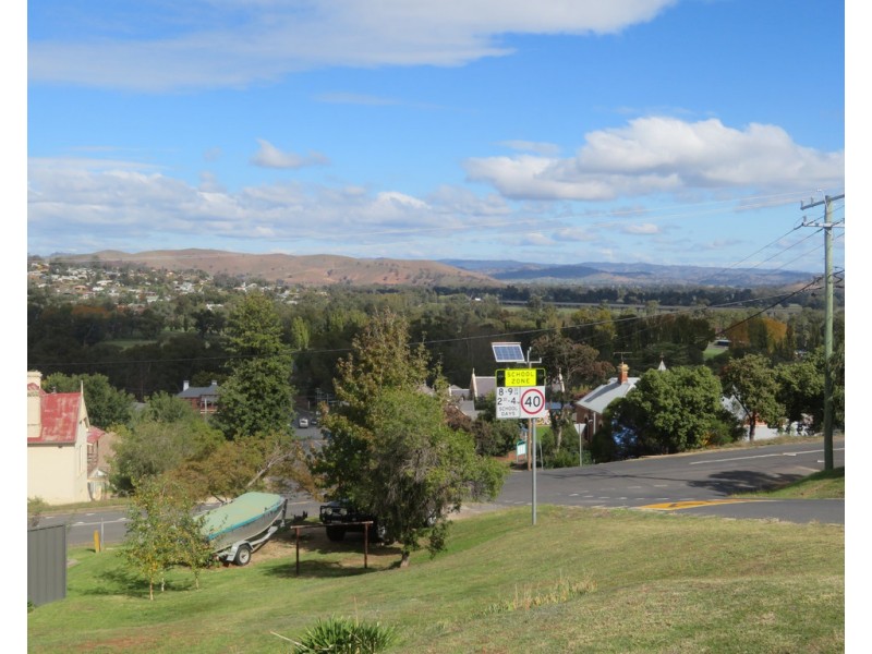 25 Homer Street, Gundagai NSW 2722