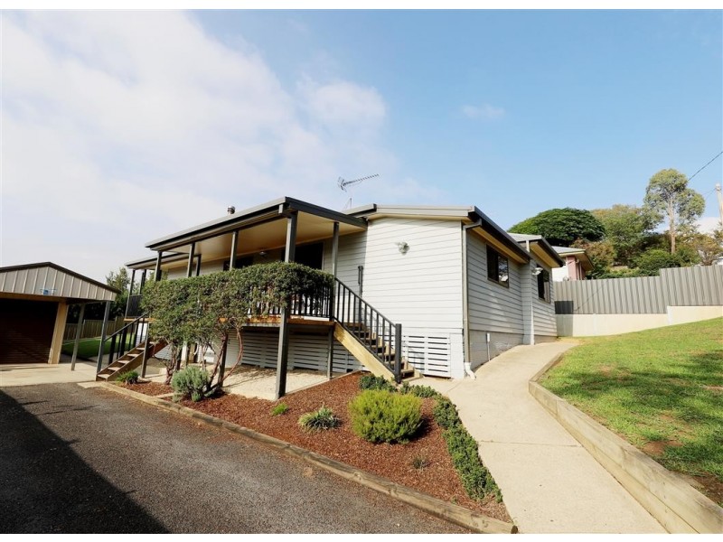 24 Clarke Street, Tumut NSW 2720