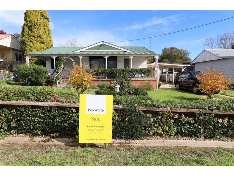 3 Charles street, Tumut NSW 2720