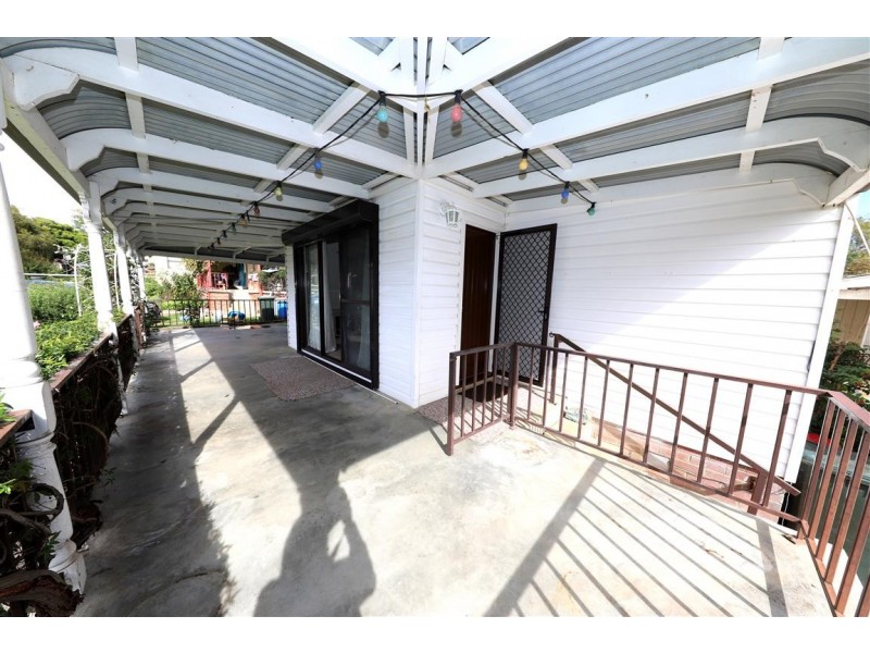 3 Charles street, Tumut NSW 2720