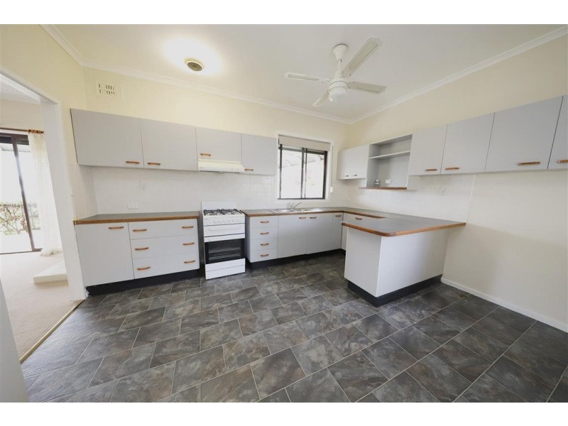 3 Charles street, Tumut NSW 2720