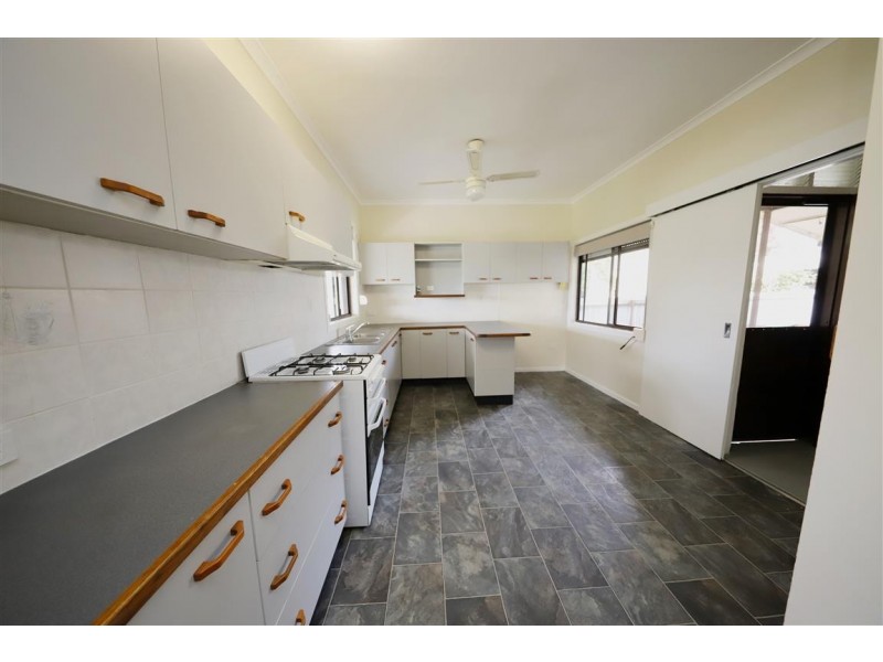 3 Charles street, Tumut NSW 2720