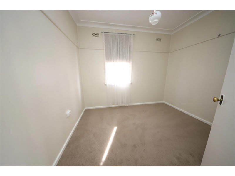 3 Charles street, Tumut NSW 2720