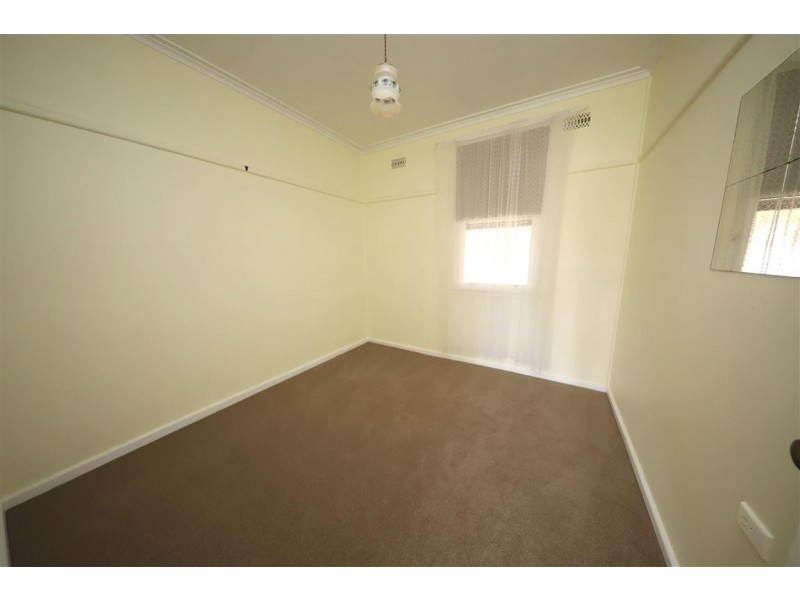 3 Charles street, Tumut NSW 2720