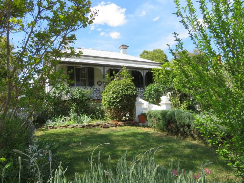 51 Punch Street, Gundagai NSW 2722