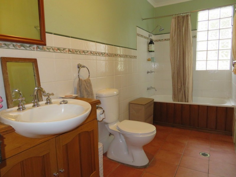 51 Punch Street, Gundagai NSW 2722