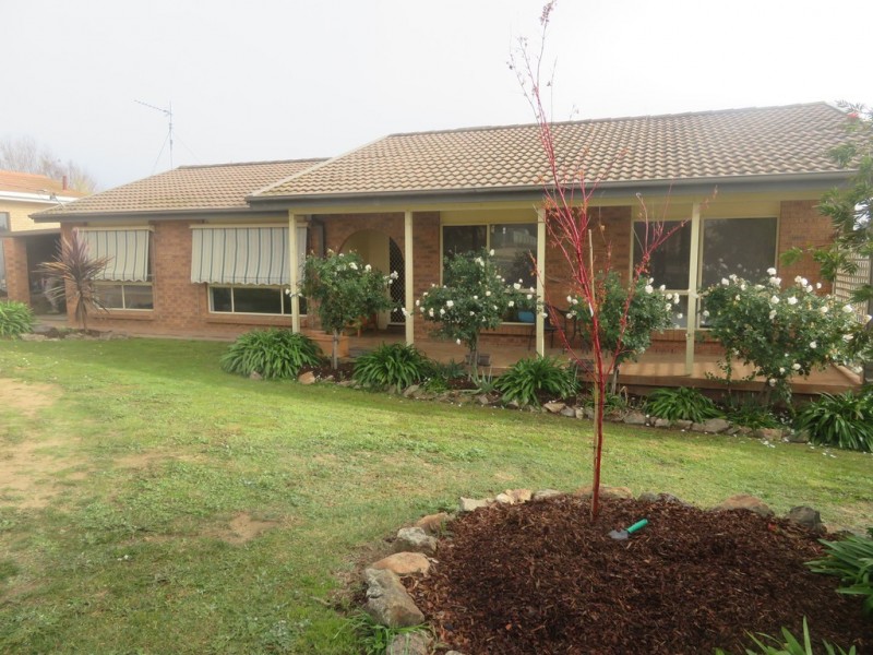 132 West Street, Gundagai NSW 2722