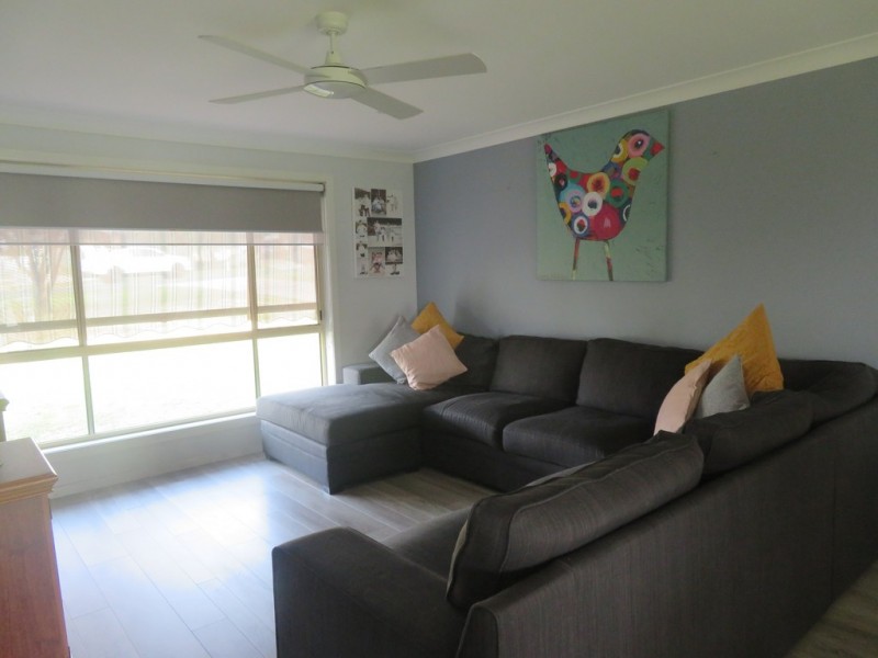 132 West Street, Gundagai NSW 2722