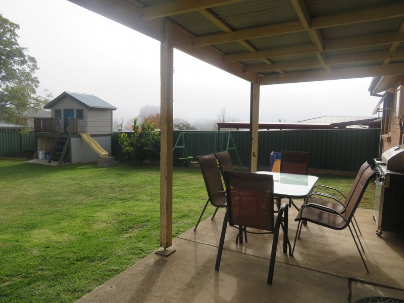 132 West Street, Gundagai NSW 2722