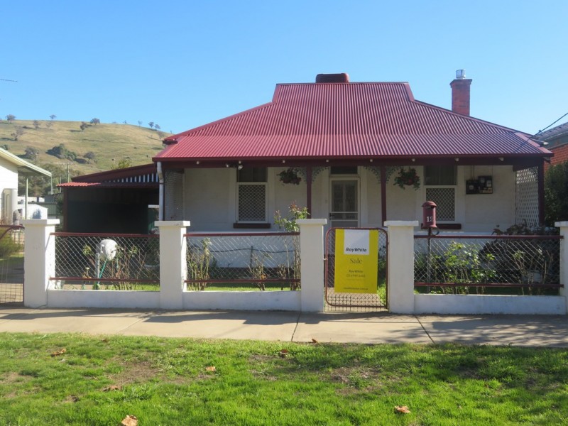 12 Otway Street, Gundagai NSW 2722