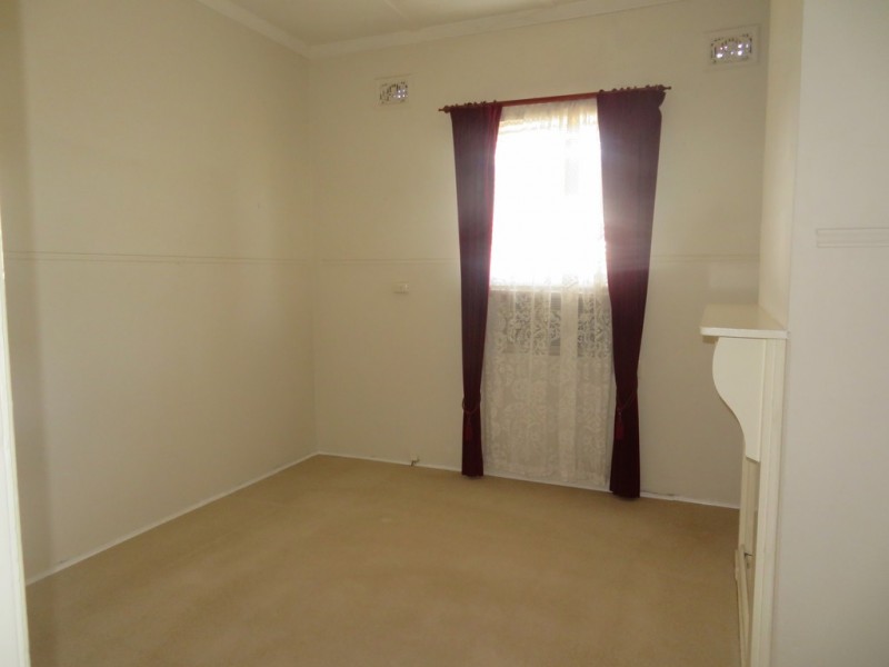 12 Otway Street, Gundagai NSW 2722