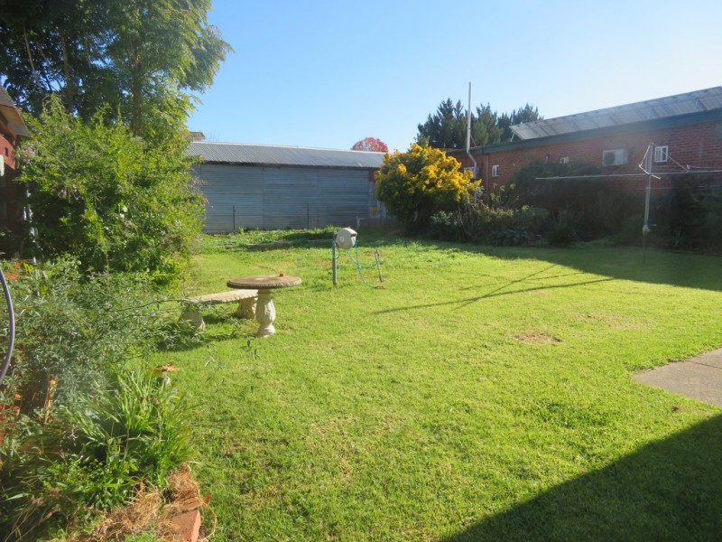 12 Otway Street, Gundagai NSW 2722