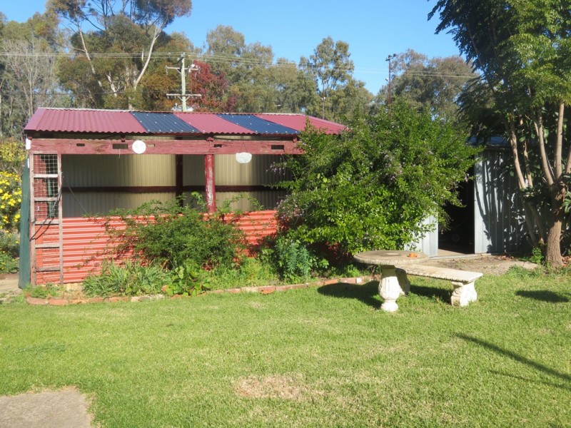 12 Otway Street, Gundagai NSW 2722