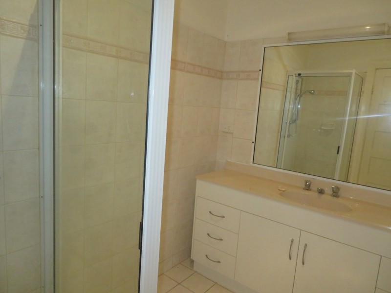 12 Otway Street, Gundagai NSW 2722