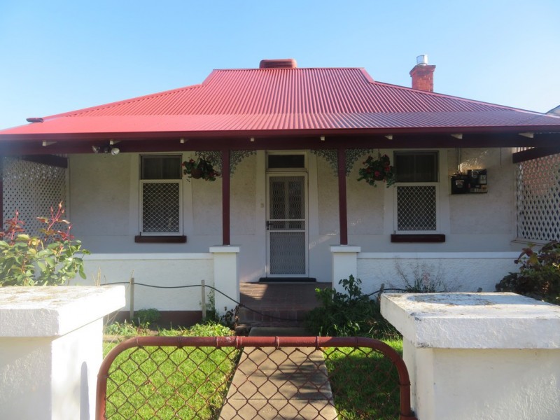 12 Otway Street, Gundagai NSW 2722