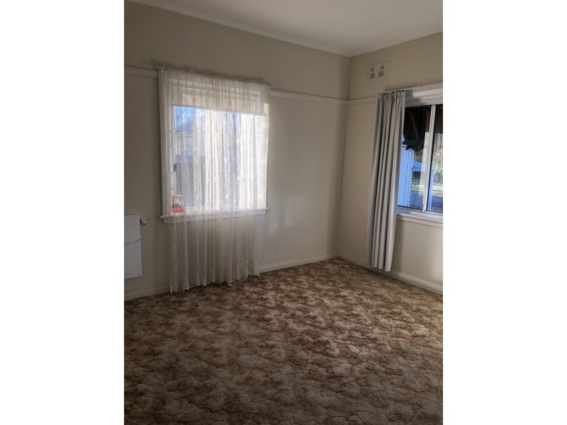 27 Capper Street, Tumut NSW 2720