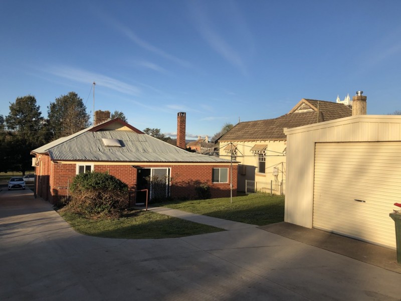 27 Capper Street, Tumut NSW 2720
