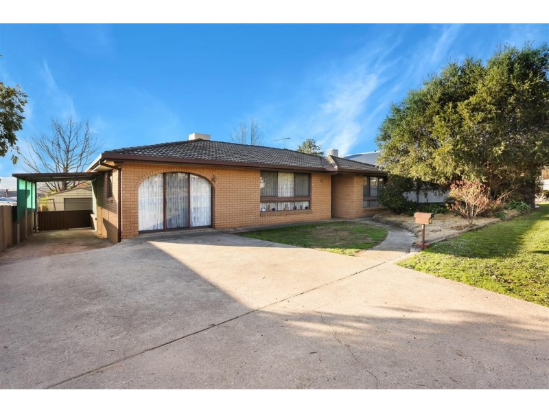 13 Tumut Street, Tumut NSW 2720
