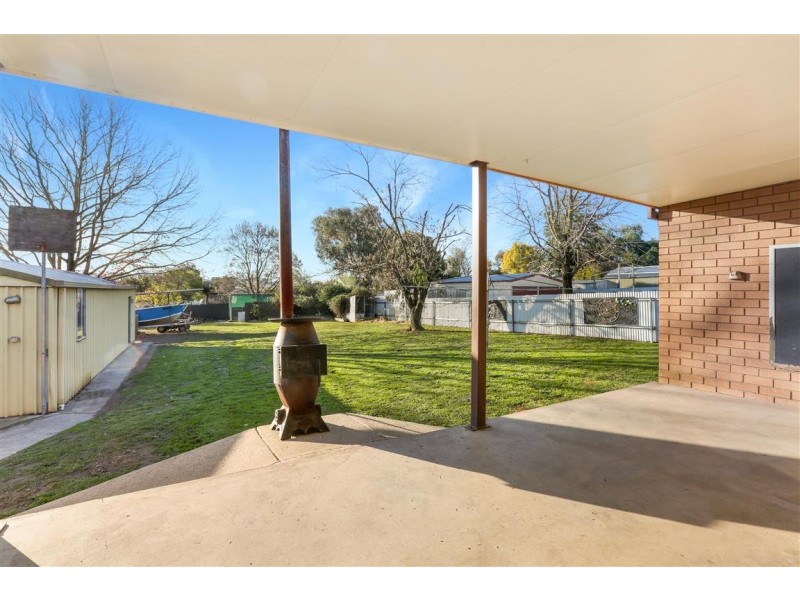 13 Tumut Street, Tumut NSW 2720