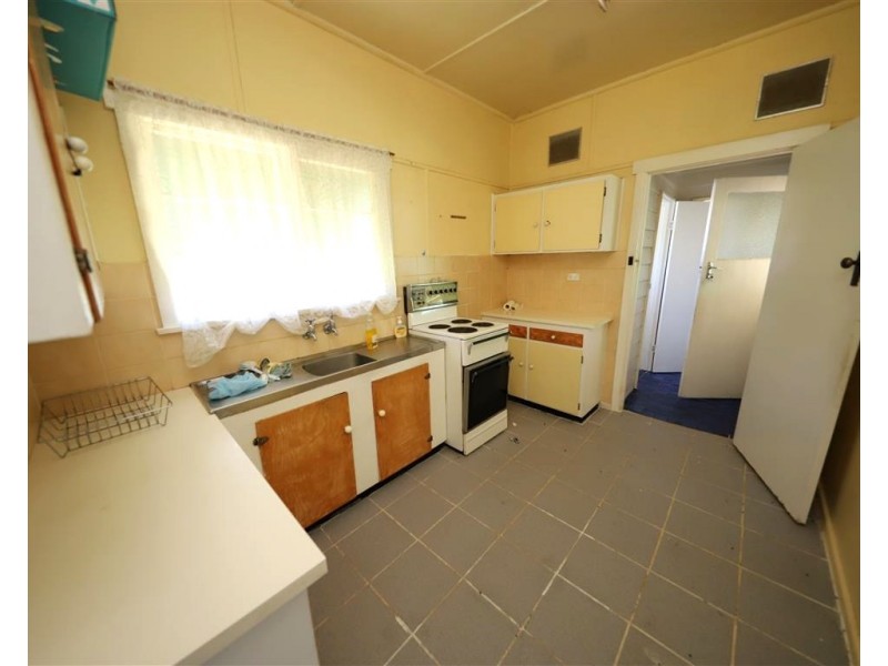 4 Cromwell Street, Adelong NSW 2729