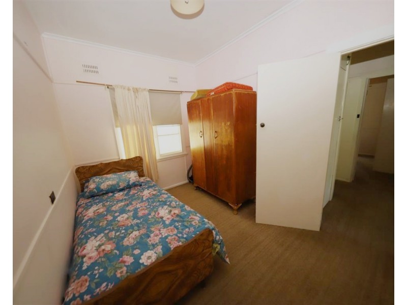 4 Cromwell Street, Adelong NSW 2729