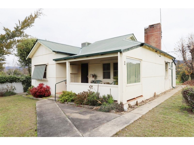 46 Currawong Road, Tumut NSW 2720