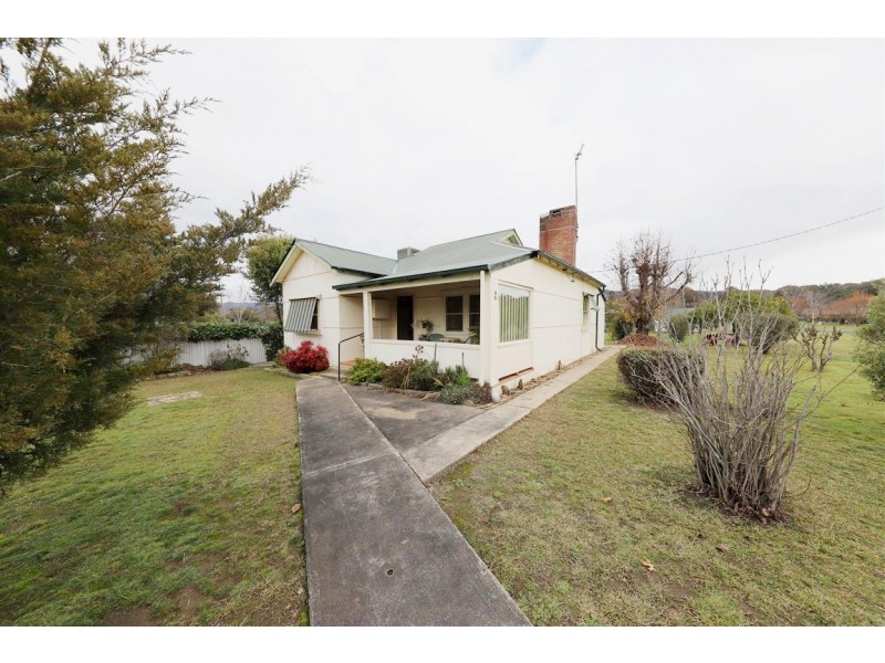46 Currawong Road, Tumut NSW 2720