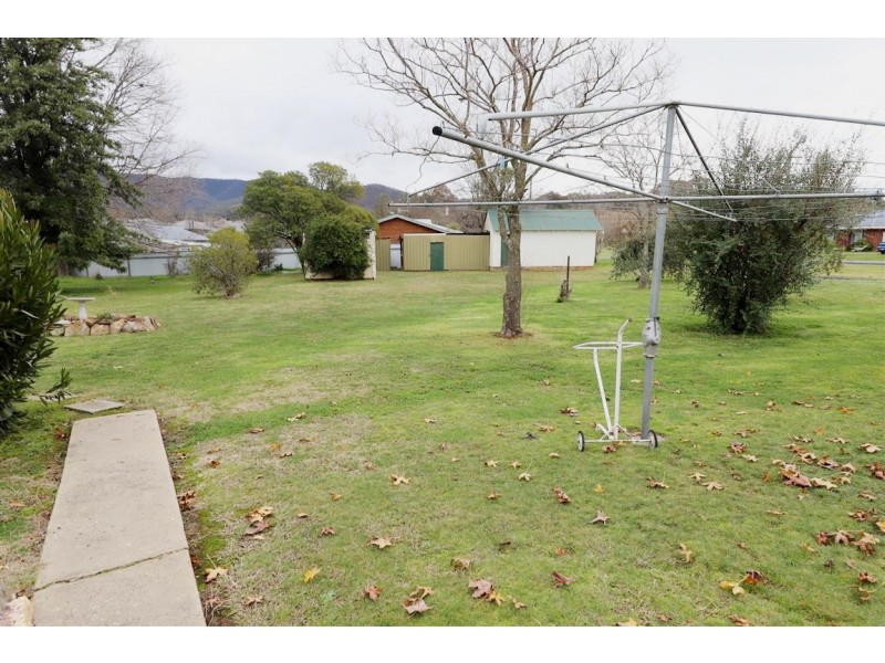46 Currawong Road, Tumut NSW 2720