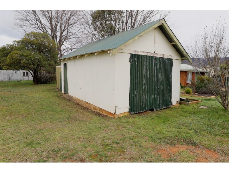 46 Currawong Road, Tumut NSW 2720