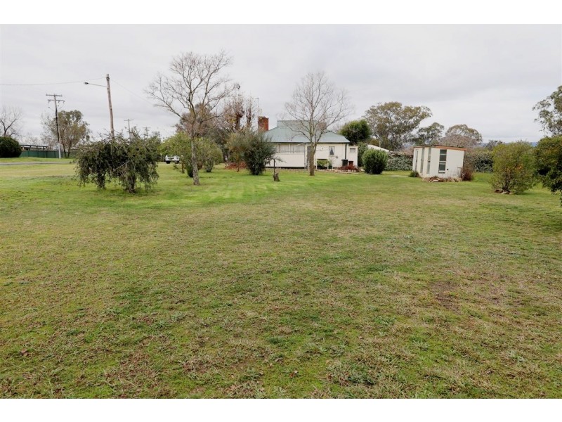 46 Currawong Road, Tumut NSW 2720