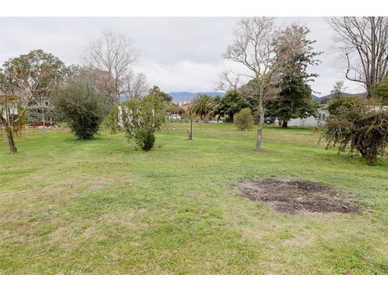46 Currawong Road, Tumut NSW 2720