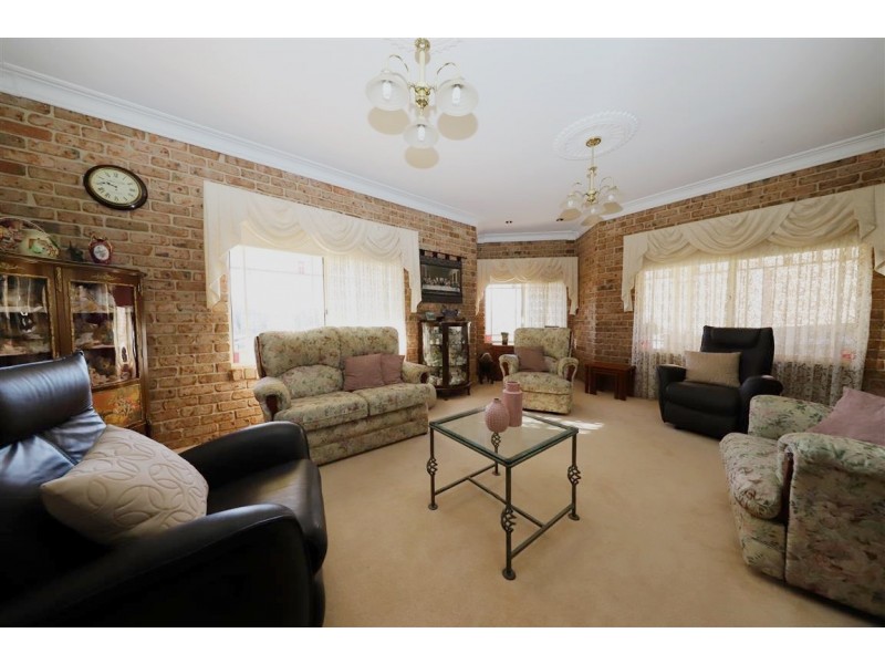 10 Royden Close, Batlow NSW 2730