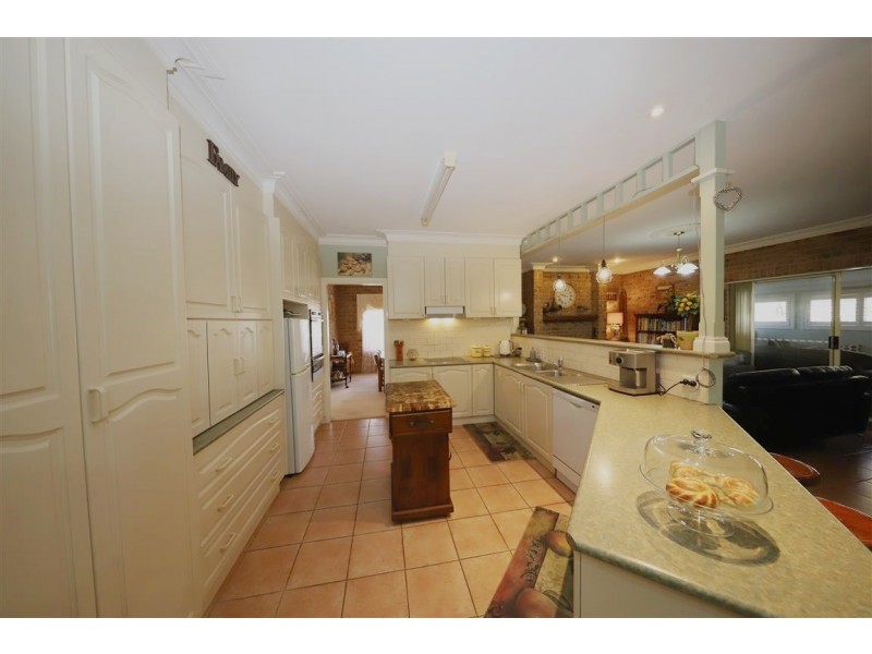 10 Royden Close, Batlow NSW 2730