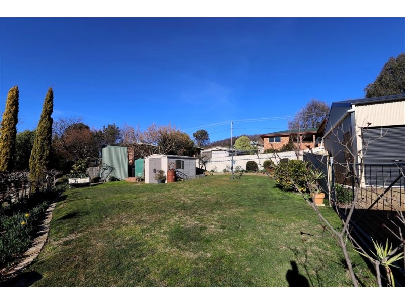 10 Royden Close, Batlow NSW 2730