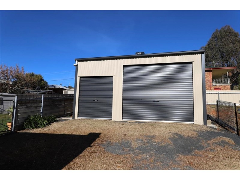 10 Royden Close, Batlow NSW 2730