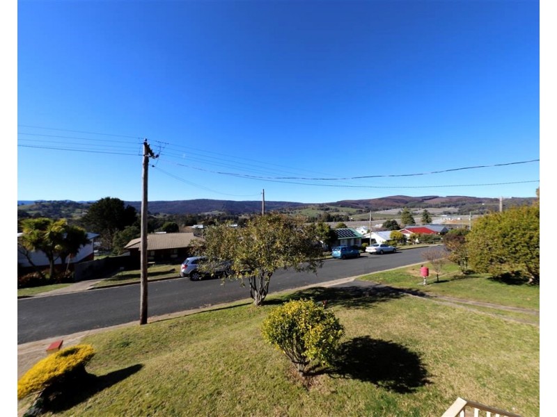 30 Sunnyside Avenue, Batlow NSW 2730