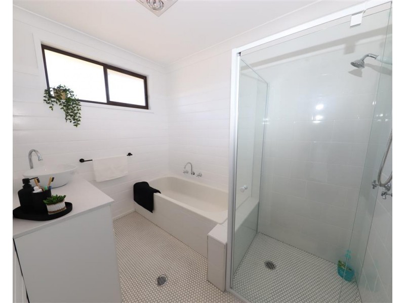 1 Camp Street, Adelong NSW 2729