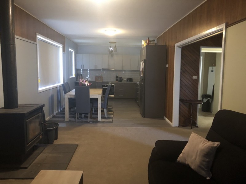 21 Kinred Street, Tumut NSW 2720