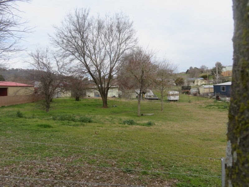 4 Lynch Street, Adelong NSW 2729
