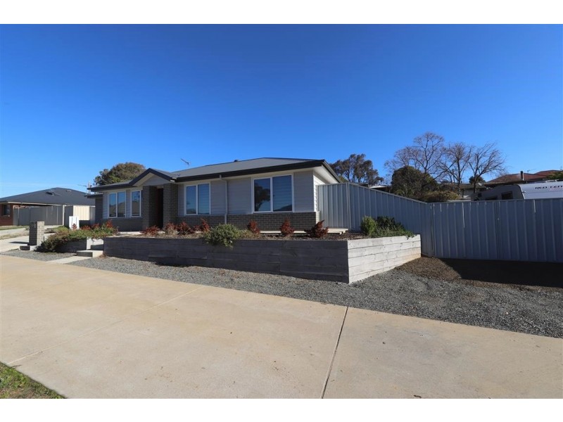 4/63 Bundara Crescent, Tumut NSW 2720