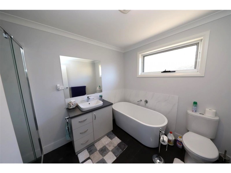 4/63 Bundara Crescent, Tumut NSW 2720