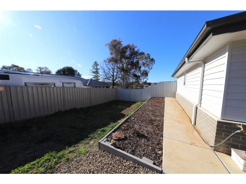 4/63 Bundara Crescent, Tumut NSW 2720