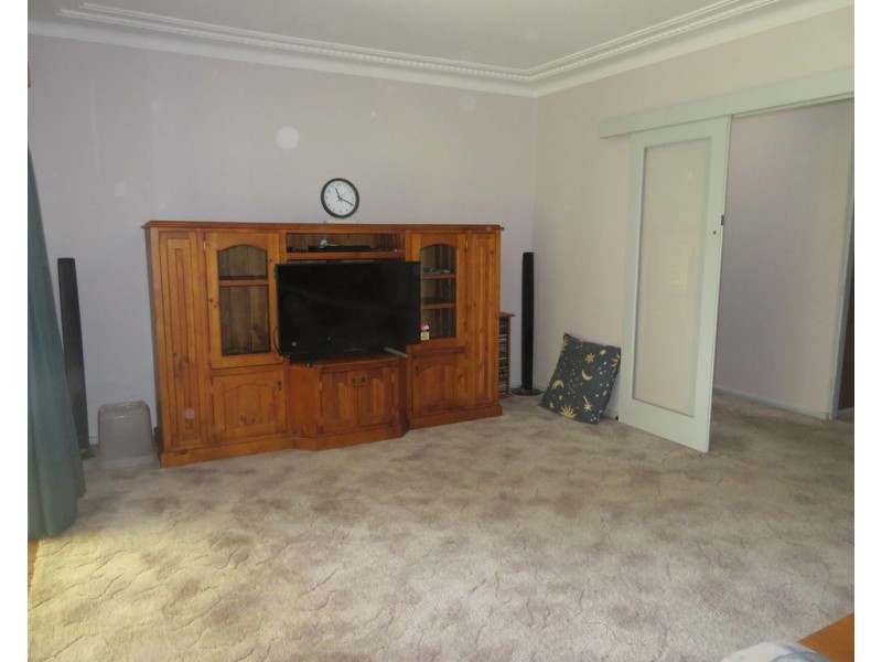 95 West Street, Gundagai NSW 2722