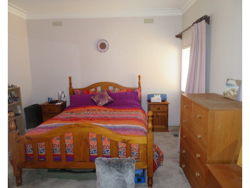 95 West Street, Gundagai NSW 2722