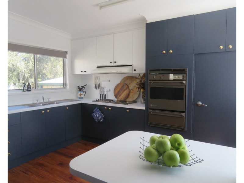 116 Punch Street, Gundagai NSW 2722