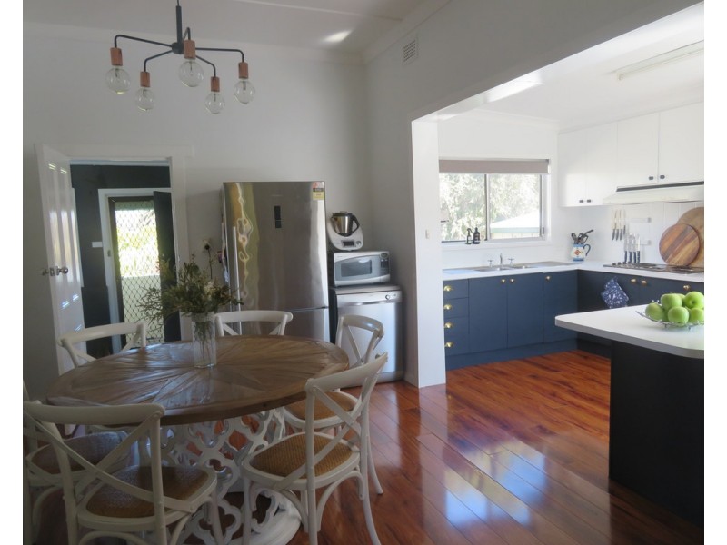 116 Punch Street, Gundagai NSW 2722